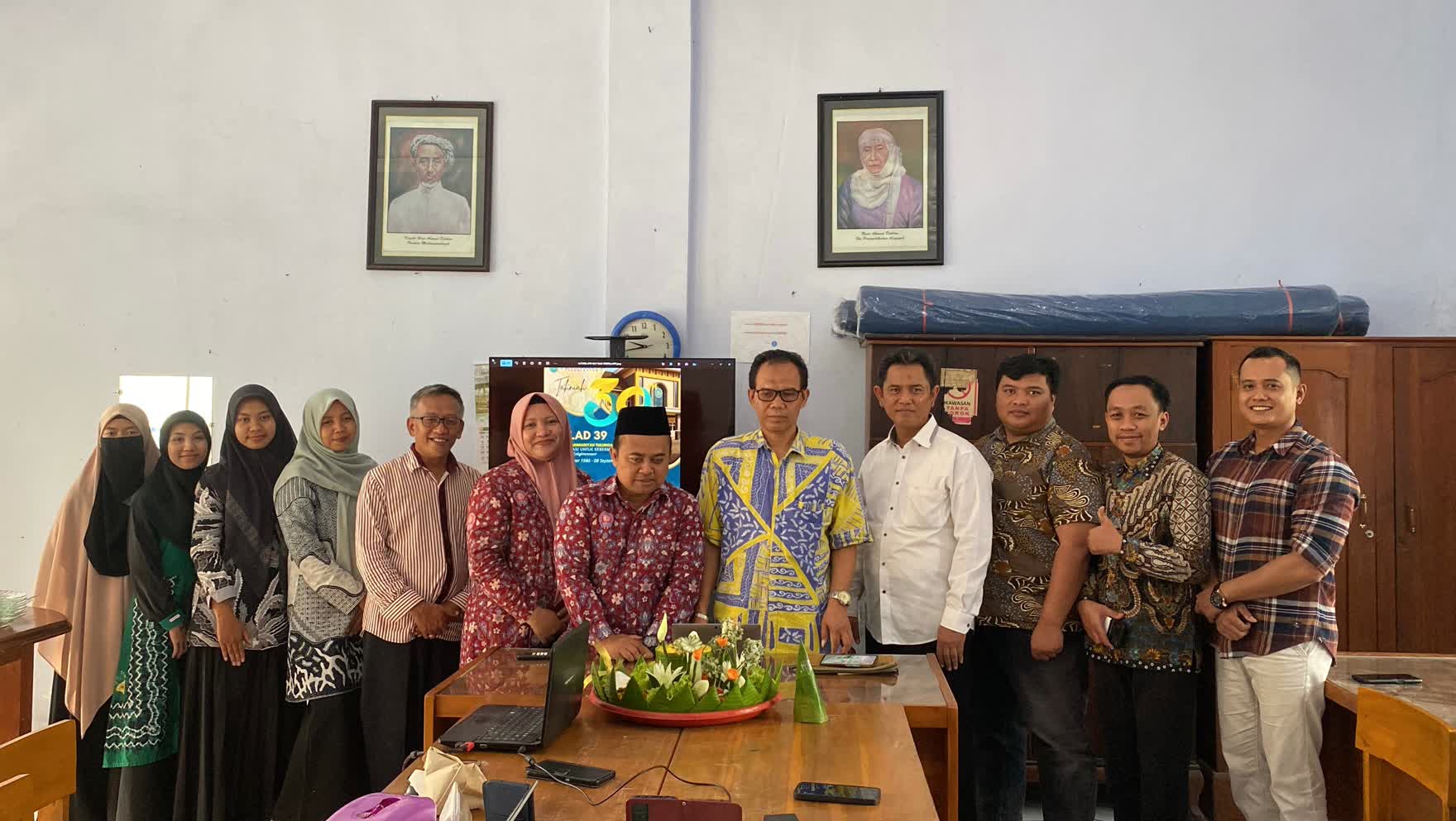 Keterangan Gambar: Ketua STAIM Tulungagung, Dr Suripto, SAg, MPd.I (kanan)