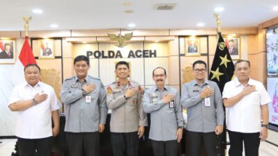 Keterangan Gambar: Kapolda Aceh Brigjen Pol Marzuki Ali Basyah menerima audiensi Kepala Kantor Wilayah (Kakanwil) Kementerian Hukum (Kemenkum) Aceh, Meurah Budiman, beserta jajaran pimpinan tinggi pratama