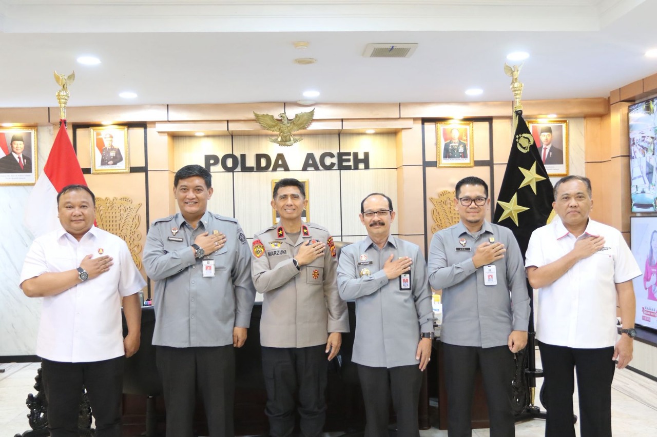 Keterangan Gambar: Kapolda Aceh Brigjen Pol Marzuki Ali Basyah menerima audiensi Kepala Kantor Wilayah (Kakanwil) Kementerian Hukum (Kemenkum) Aceh, Meurah Budiman, beserta jajaran pimpinan tinggi pratama