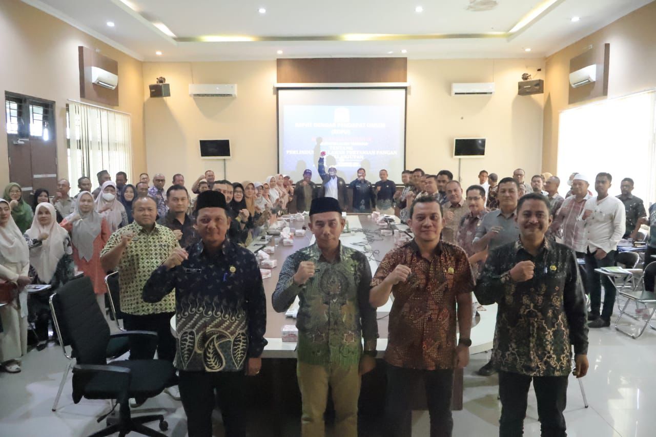 Keterangan Gambar: Pemerintah Kabupaten menggelar Rapat Dengar Pendapat Umum Rancangan Qanun Kabupaten Aceh