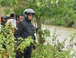 Bupati Aceh Tamiang Turun Padang Tinjau Rumah Warga Terdampak Longsor di Kampung Kalou