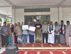 Bupati dan Wabup Aceh Tamiang Serahkan Bantuan Kepada Masyarakat Kampung Kaloy