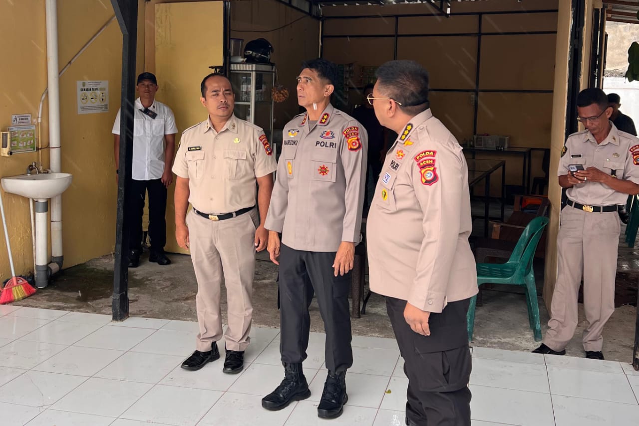 Kapolda Aceh Irjen Pol. Marzuki Ali Basyah meninjau Rumah Sakit Bhayangkara Polda Aceh