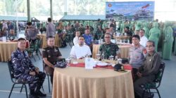 Kapolda Aceh Irjen Pol. Marzuki Ali Basyah bersama sejumlah Pejabat Utama Polda Aceh menghadiri kegiatan bakti sosial yang digelar TNI