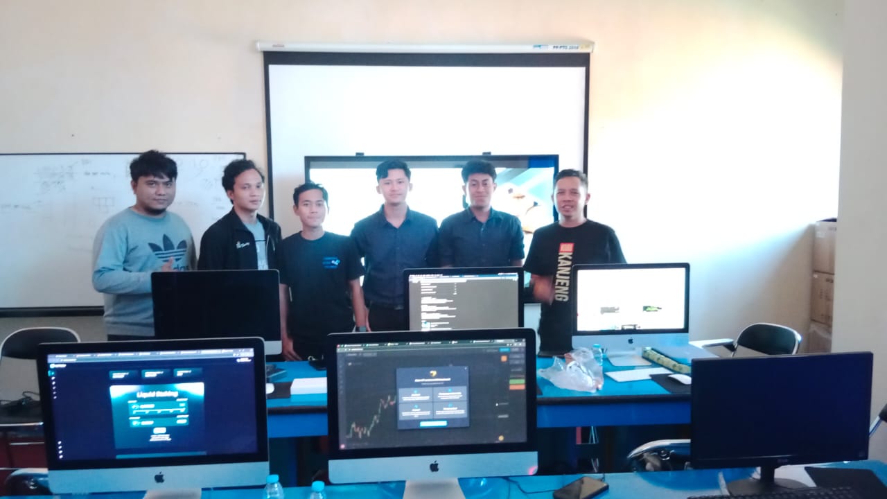 Sekolah Tinggi Ilmu Komunikasi Almamater Wartawan Surabaya (STIKOSA-AWS) resmi meluncurkan program Digital Community Innovators (DCI)