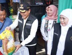 Gubernur Jatim dan Bupati Sidoarjo Tinjau Pasar Murah di Gedangan, Berharap Distribusi Dapat Merata