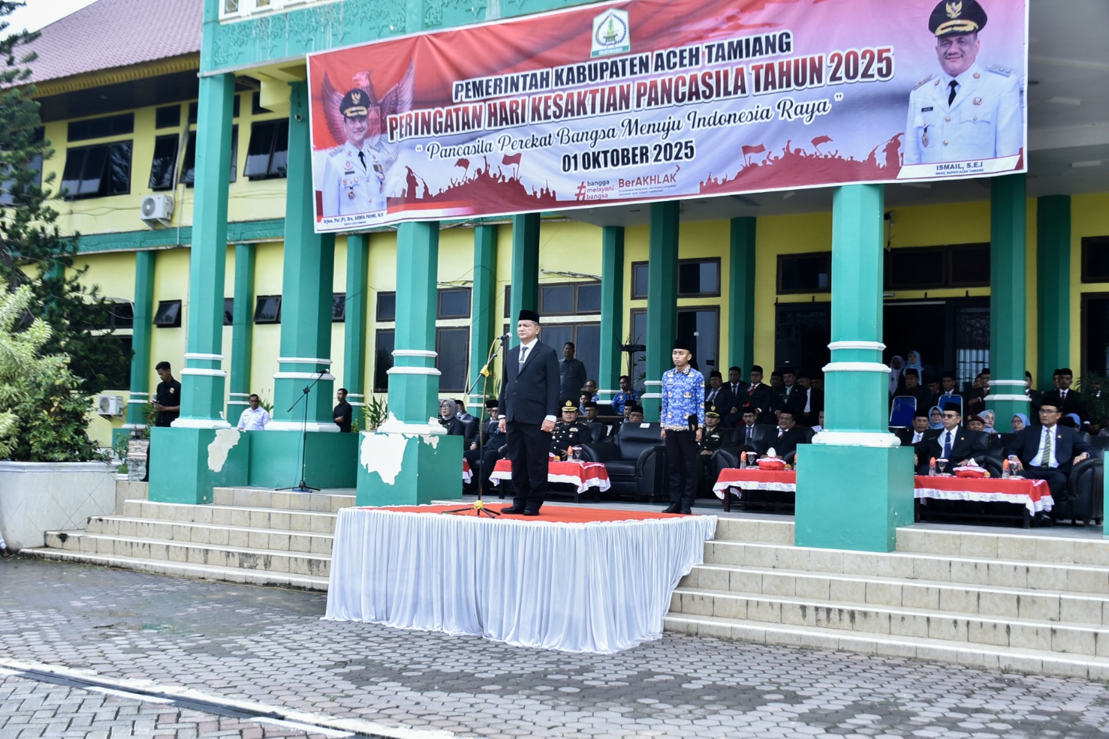 Bupati Aceh Tamiang Irjen. Pol (Purn) Drs. Armia Pahmi, MH
