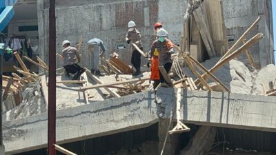 208 personel Polresta Sidoarjo Polda Jatim diturunkan untuk mengamankan jalannya proses evakuasi