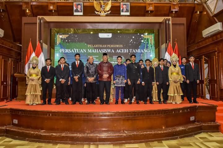 Bupati Aceh Tamiang, Irjen Pol. (Purn) Drs. Armia Pahmi, MH,