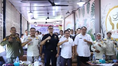 Mewakili Bupati, Plt. Asisten Perekonomian dan Pembangunan, Drs. Maddiah, M.Pd, membuka secara resmi kegiatan “Gempur Rokok Ilegal
