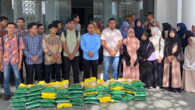 Polda Aceh menyalurkan bantuan beras kepada mahasiswa Universitas Islam Negeri (UIN) Ar-Raniry Banda Aceh