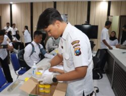 Polres Pelabuhan Tanjung Perak Gelar Pemeriksaan Kesehatan untuk Petugas SPPG