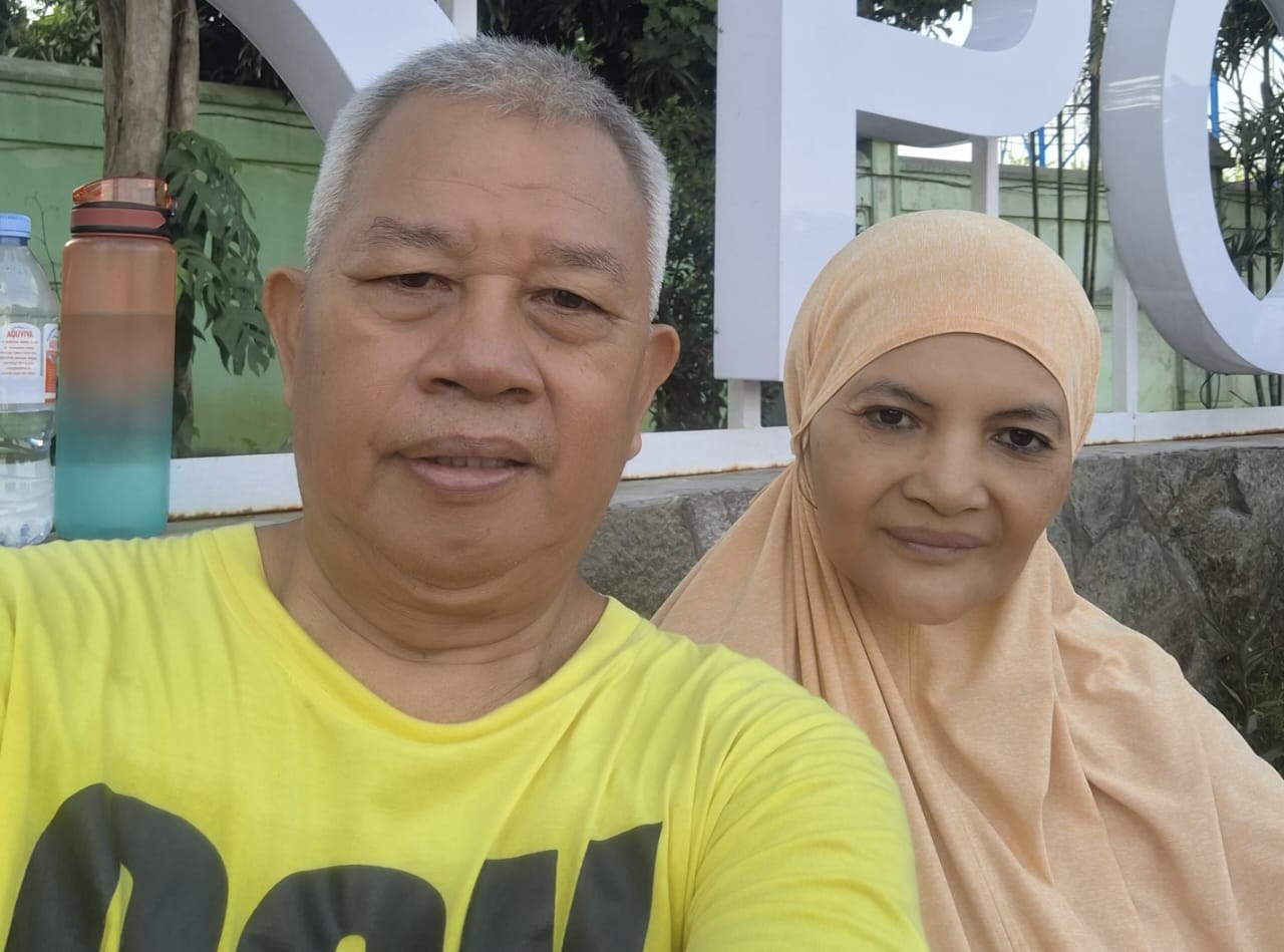 Komedian HM Djadi Galajapo, membuat gebrakan lagi. Menandai ulang tahun perkawinannya yang ke-35 dengan Meliana Prastianingsih, 21 Oktober 1990 – 21 Oktober 2025