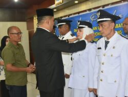 Al Azmi Mewakili Walikota Langsa Melantik Tujuh Pj Geuchik