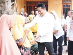 Rumah Penjual Kerupuk Terbakar, Bupati Gandeng Baznas Percepat Bantuan Perbaikan