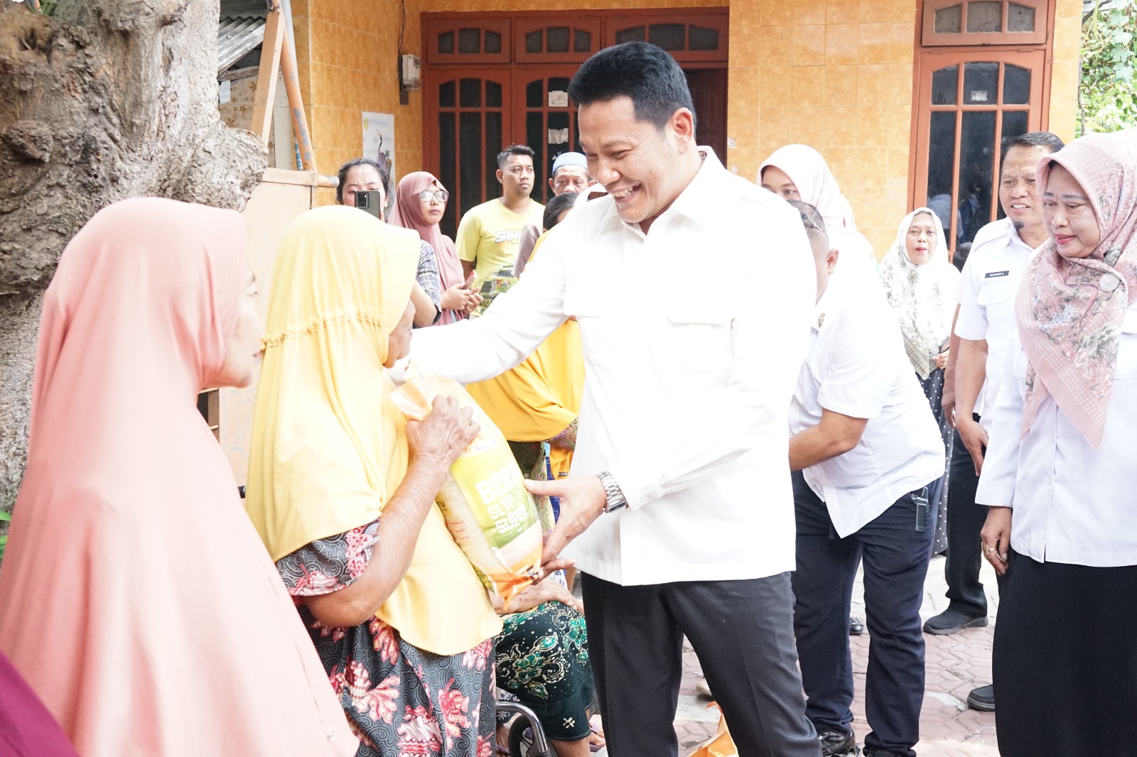 Rumah Penjual Kerupuk Terbakar, Bupati Gandeng Baznas Percepat Bantuan Perbaikan