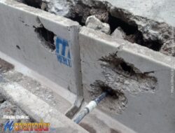 Terungkap Kesalahan Teknis Fatal: Beton U-ditch Proyek Dakel Kelurahan Alun-alun Contong Jalan Kepatihan Surabaya Terlihat Pecah dan Banyak Membuat Lubang Tikus