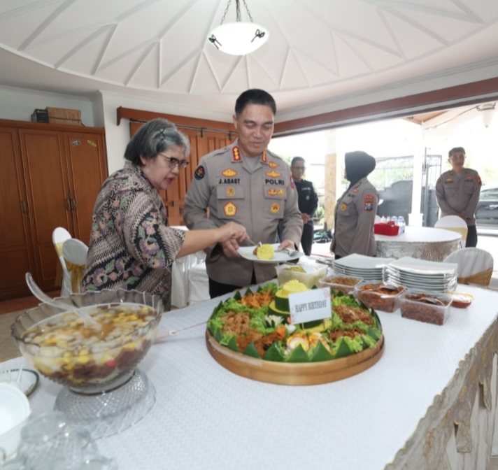 Kabid Humas Polda Jatim, Kombes Pol Jules Abraham Abast