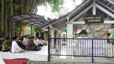 Buat Peziarah Nyaman, Bupati Sidoarjo Bantu Renovasi Makam Waliyullah Mbah Bungur