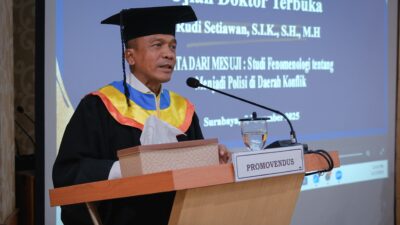 Kapolda Jabar Raih Gelar Doktor Lewat Disertasi "Cerita dari Mesuji", Paparkan Kondisi Polisi di Tengah Konflik