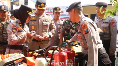 Apel siaga yang dipimpin langsung oleh Wakapolres Pelabuhan Tanjung Perak, Kompol Anindita, ini dihadiri oleh para Pejabat Utama (PJU) Polres
