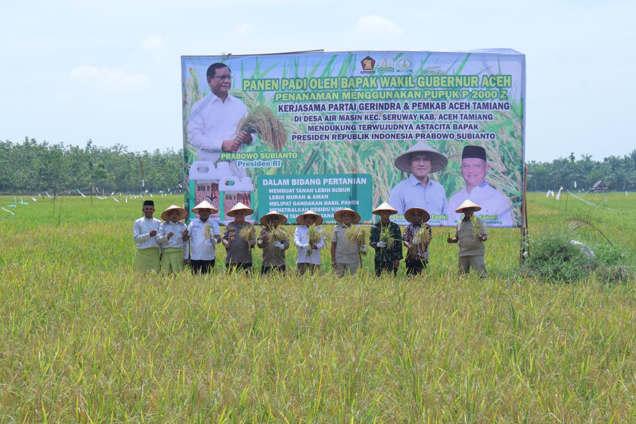 Wakil Bupati Aceh Tamiang Ismail SE.I bersama Wakil Gubernur Aceh, Fadhlullah SE
