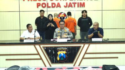 Kabid Humas Polda Jatim, Kombes Pol Jules Abraham Abast Gelar Konferensi pers