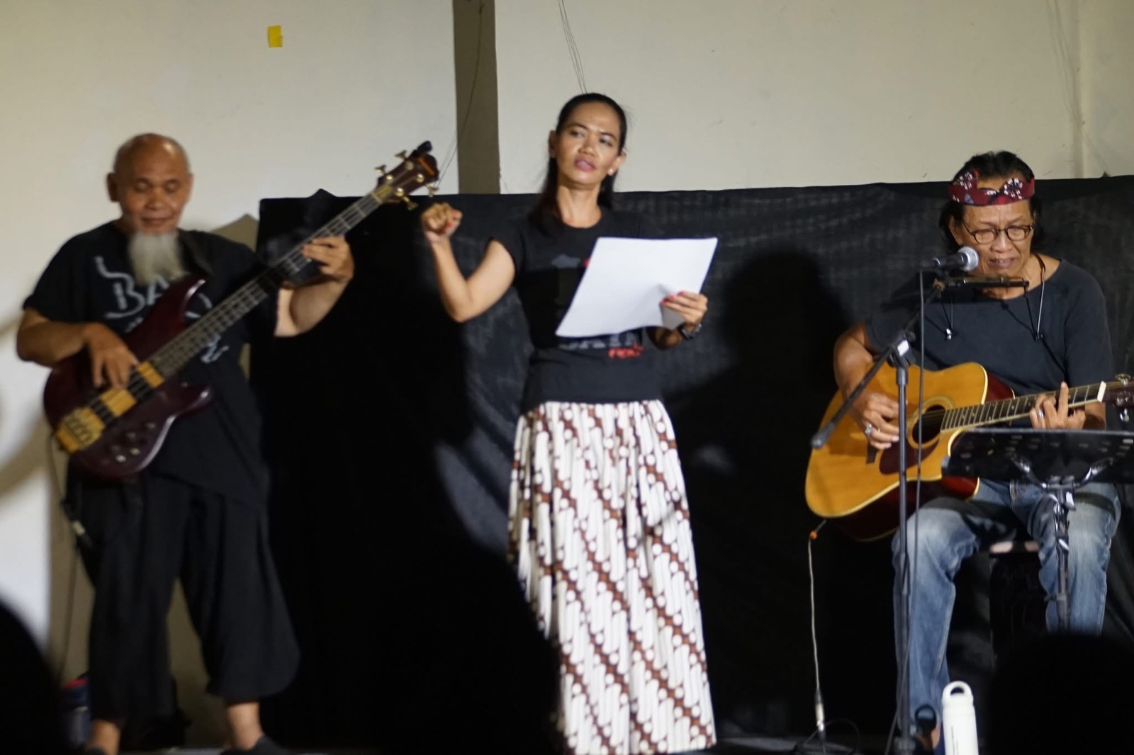 foto" ini adalah dokumentasi dari penyelenggaraan acara sebelumnya. Forum Pegiat Kesenian Surabaya