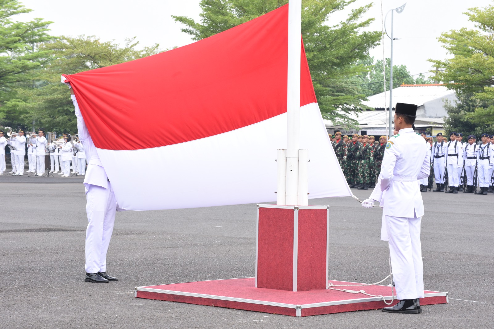 Peringati Hari Pahlawan, Pemkab Sidoarjo Gelar Upacara Bendera