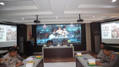 Polres Pelabuhan Tanjung Perak menggelar Latihan Pra Operasi (Latpraops) dengan sandi "Zebra Semeru 2025