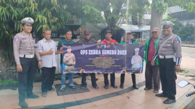Satuan Tugas (Satgas) Preemtif Operasi Zebra Semeru 2025 Polres Pelabuhan Tanjung Perak menggelar sosialisasi keselamatan berlalu lintas
