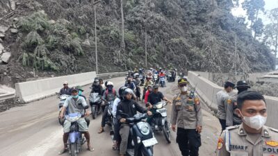 Polda Jatim Himbau Warga Tetap Waspada Antisipasi Letusan Sekunder Gunung Semeru