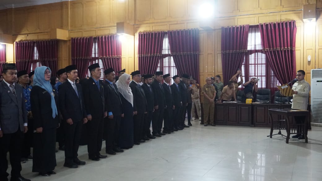 Walikota Langsa Jeffry Sentana S Putra, SE, lantik dan ambil sumpah Pejabat Pimpinan Tinggi Pratama, Administrator, Pengawas, dan Kepala Puskesmas di lingkungan Pemko Langsa.