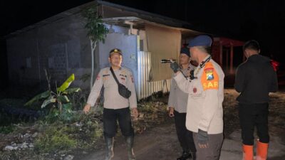 Patroli dialogis yang dilakukan jajaran Sat Brimob Polda Jawa Timur bersama Polres Lumajang