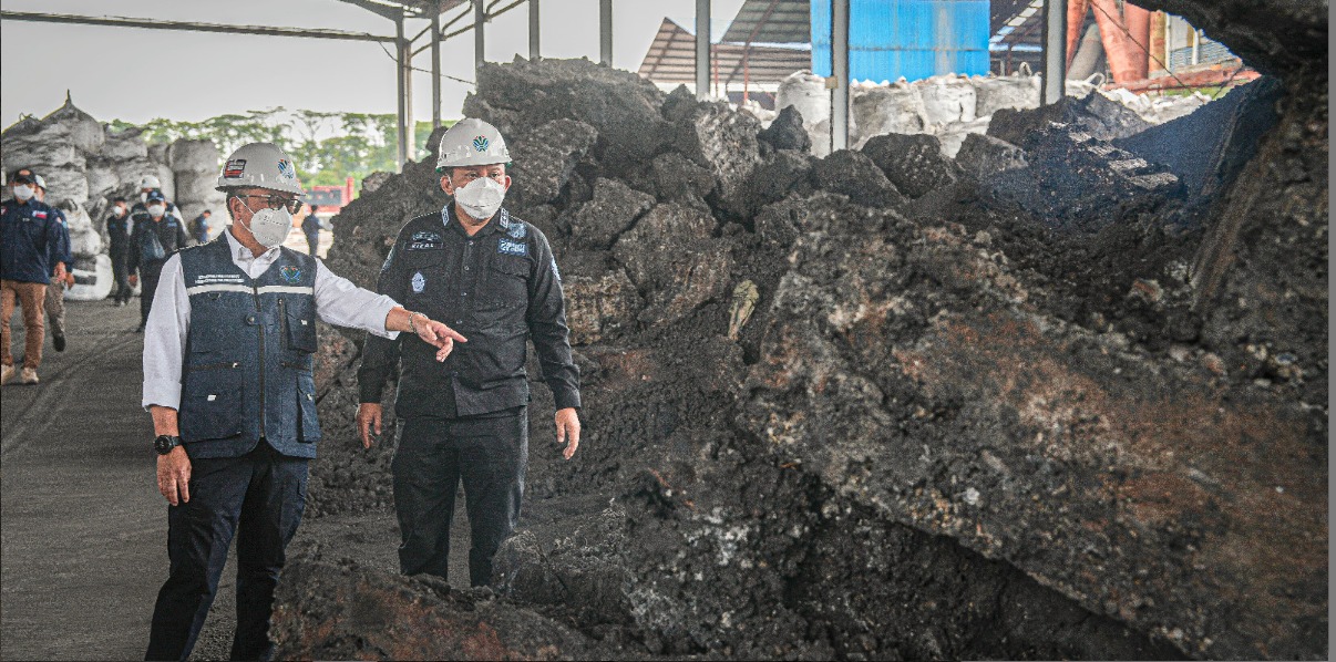 Tim Gakkum DLH saat sidak di Smelting Ilegal PT GRS, Serang 8/8/25 lalu