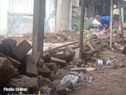 Proyek Pembangunan Paving Baru Pasar Polak Wonorejo Peneleh II Diduga Menyalahi K3 dan Ditemukan Beberapa Lokasi Tidak Dipasang Kastin