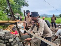 Polri Gerak Cepat Respon Pidato Presiden Prabowo, Satbrimobda Sulsel Bangun Jembatan Gantung di Soppeng