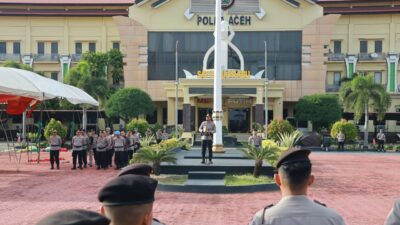 Polda Aceh dan polres jajaran terus bergerak untuk membantu masyarakat terdampak banjir di sejumlah kabupaten/kota dengan mendirikan dapur umum