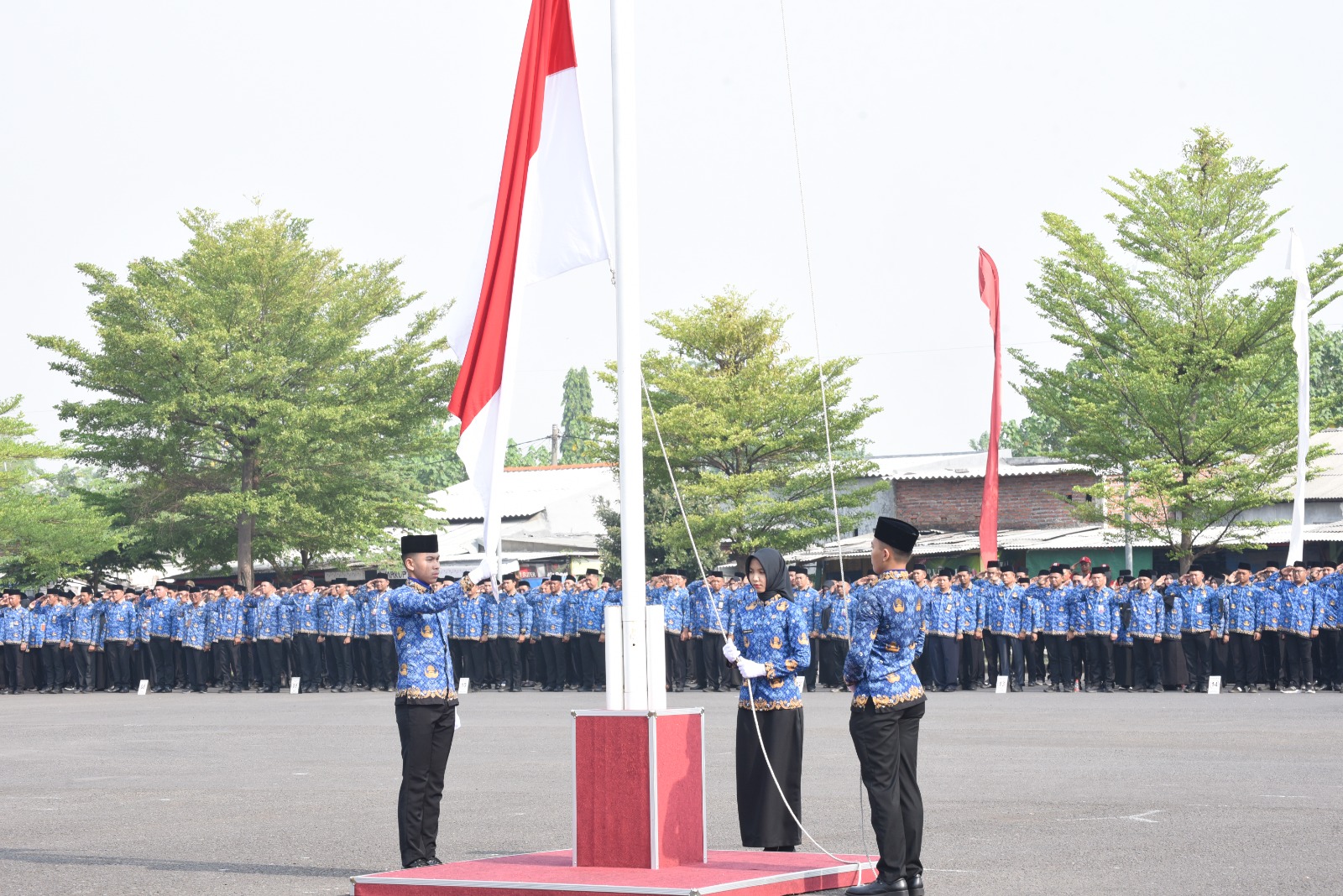 Wabup Sidoarjo Pimpin Upacara Bendera HUT Korpri