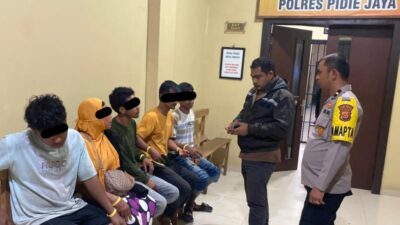 Kelima terduga pelaku yang diamankan tersebut adalah DH (38) MN (23) NZ (22) RA (19) dan MR (50)
