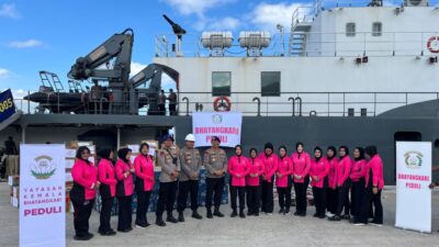 Ketua Bhayangkari Daerah Aceh Ny. Ira Marzuki kembali menunjukkan kepedulian nyata terhadap masyarakat yang terdampak banjir