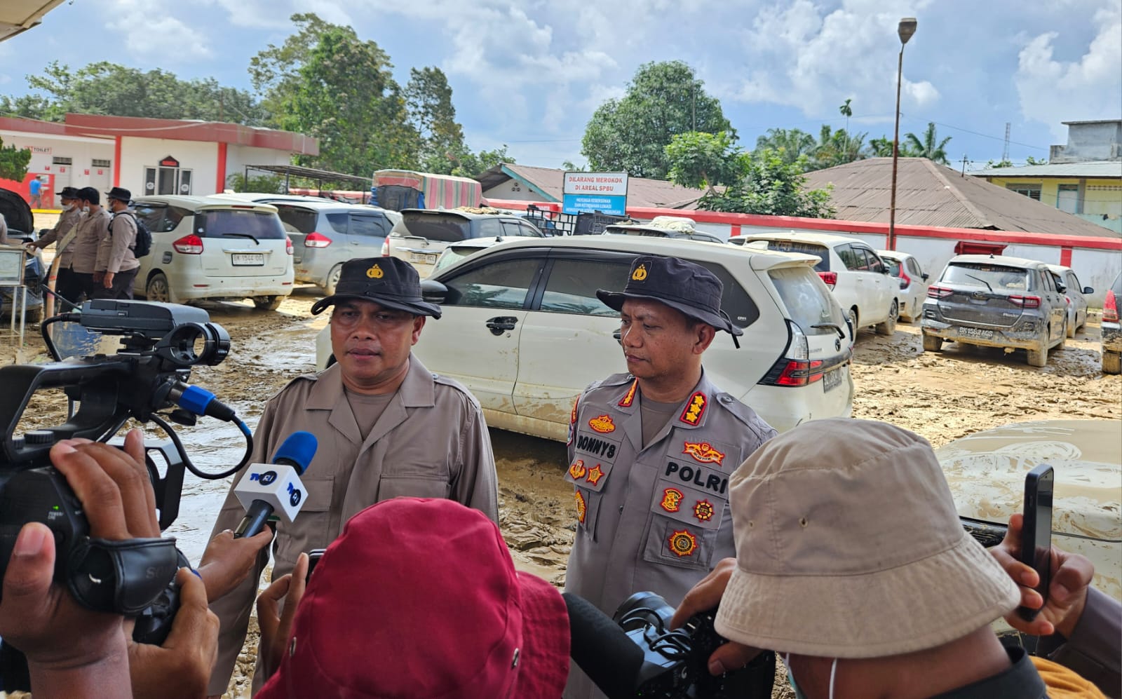 Kapolres Aceh Tamiang, AKBP Muliadi bersama Dirbinmas Polda Aceh Kombes Donny Siswoyo
