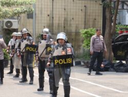 Kapolres Pelabuhan Tanjung Perak Pimpin Latihan Dalmas, Tunjukkan Empati pada Anggota