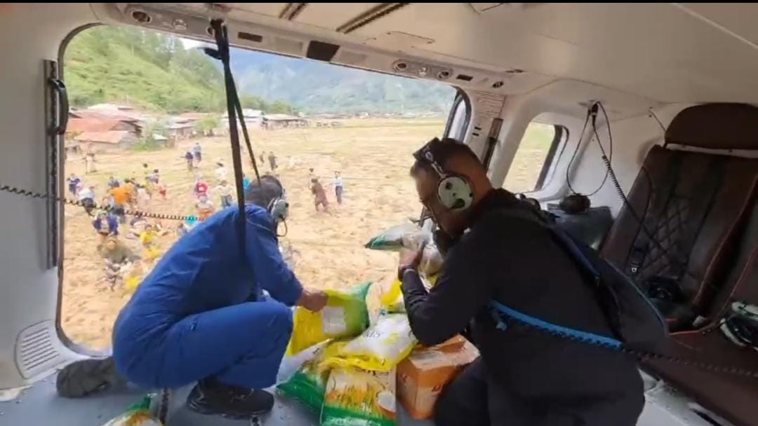 Helikopter patroli P-3303 berhasil menuntaskan sortie 1 pengiriman logistik penting di Gelepulo, Bintang, Aceh Tengah, Aceh.