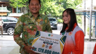 Serahkan Bonus Atlet Porprov IX, Bupati Subandi: Pemkab All Out Dukung Atlet Sidoarjo