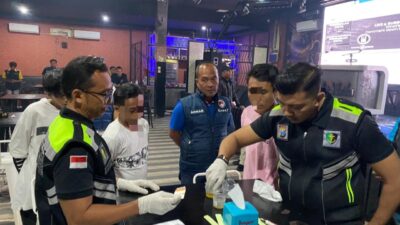 Polres Sumenep Polda Jatim kembali menunjukkan komitmennya dalam menjaga keamanan dan ketertiban masyarakat dengan menggelar patroli serta razia tempat hiburan malam