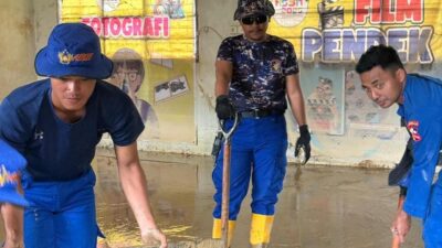 Sebanyak 29 personel Korps Kepolisian Perairan dan Udara (Korpolairud) Baharkam Polri melaksanakan kegiatan normalisasi lingkungan sekolah