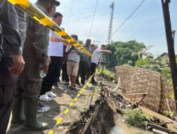 Bupati Sidoarjo Instruksikan Penanganan Cepat Bantaran Sungai Longsor di Prambon