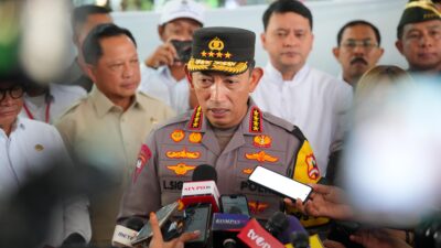 Kapolri Jenderal Listyo Sigit Prabowo melakukan peninjauan langsung ke Gereja Katedral dan GPIB Immanuel Jakarta Pusat