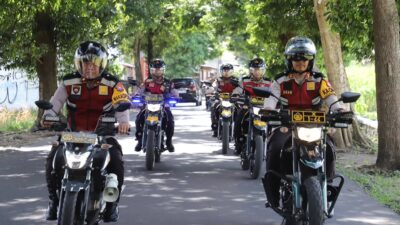 Kapolres Kediri AKBP Bramastyo Priaji bersama Wakapolres memimpin langsung patroli roda dua (R2) untuk memastikan situasi kamtibmas di wilayah Kabupaten Kediri kondusif